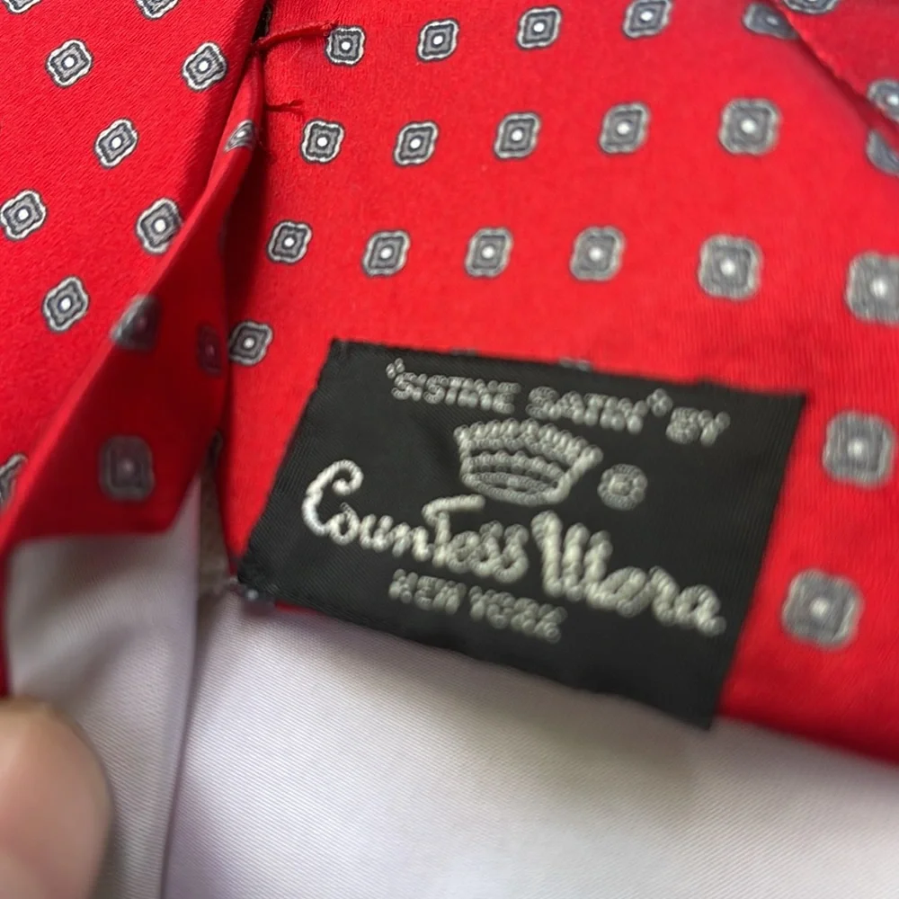 Countess Mara Red tie